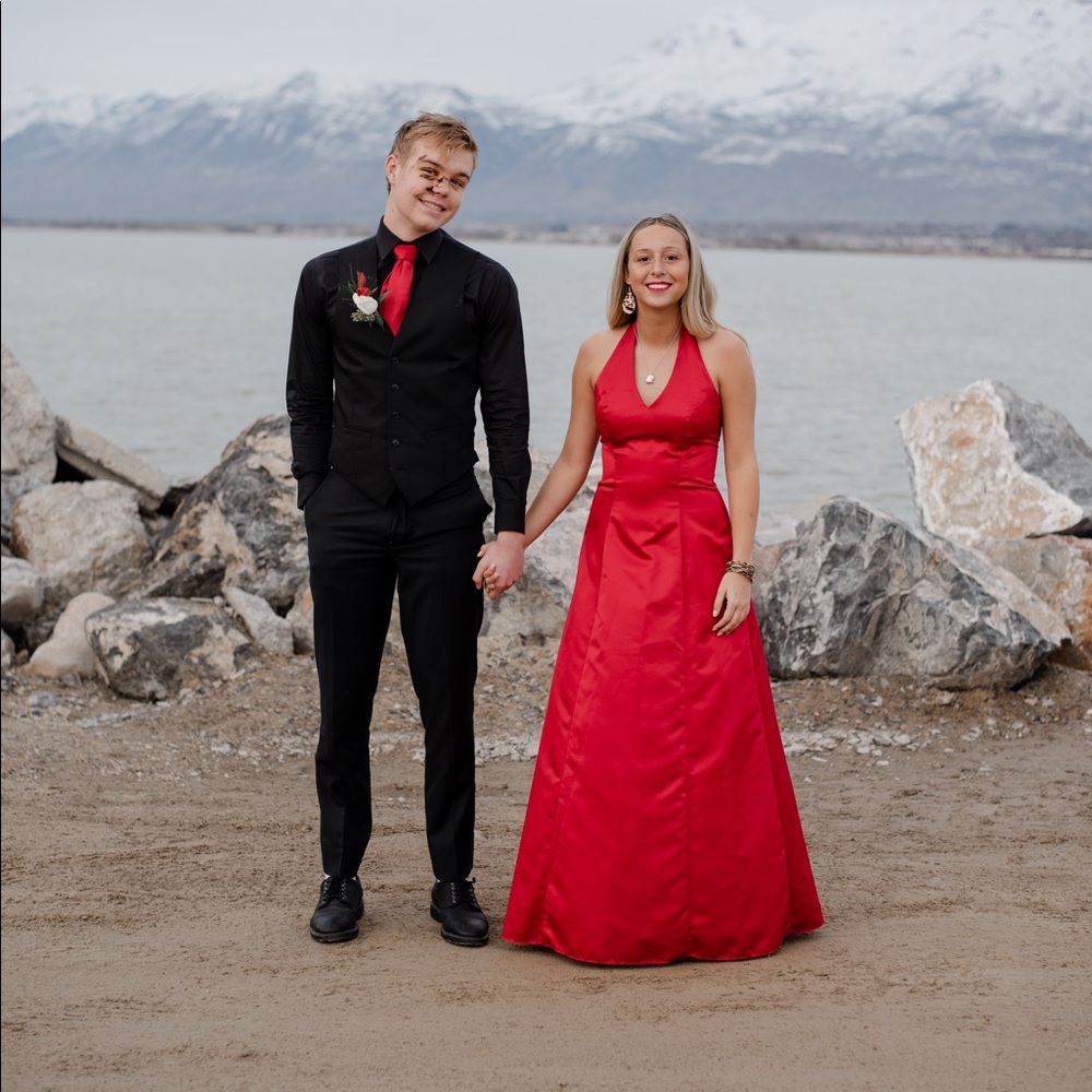 Red Prom Dress❤️! - Picture 3 of 3